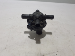 Pompe à eau auxiliaire - LU5A8C508AE