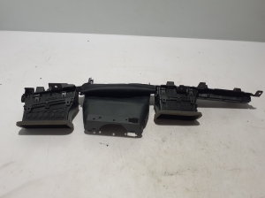 Ford Mustang Mach-E Mach-E (2020–2026) Dashboard air vent grilles LJ8BR01412AAW - 2