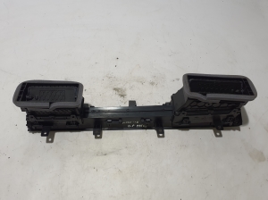 Ford Mustang Mach-E Mach-E (2020–2026) Dashboard air vent grilles LJ8BR018C19A - 3