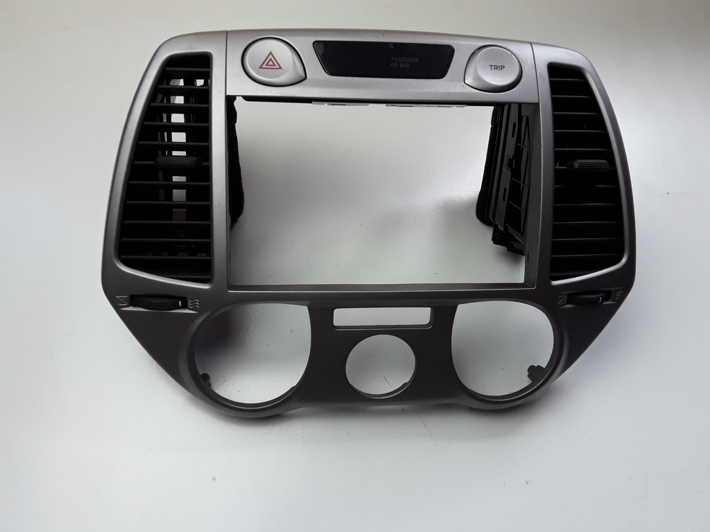 HYUNDAI i20 PB (1 generation) (2008-2014) Решетка воздухозаборника салона 937701J100 27556498