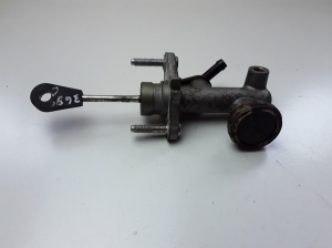   Brake master cylinder  - 585101J100 