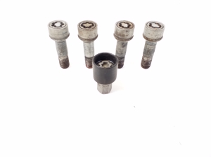  Wheel nuts, bolts 