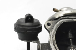  EGR valve 