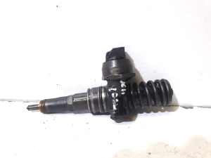  Fuel injector 