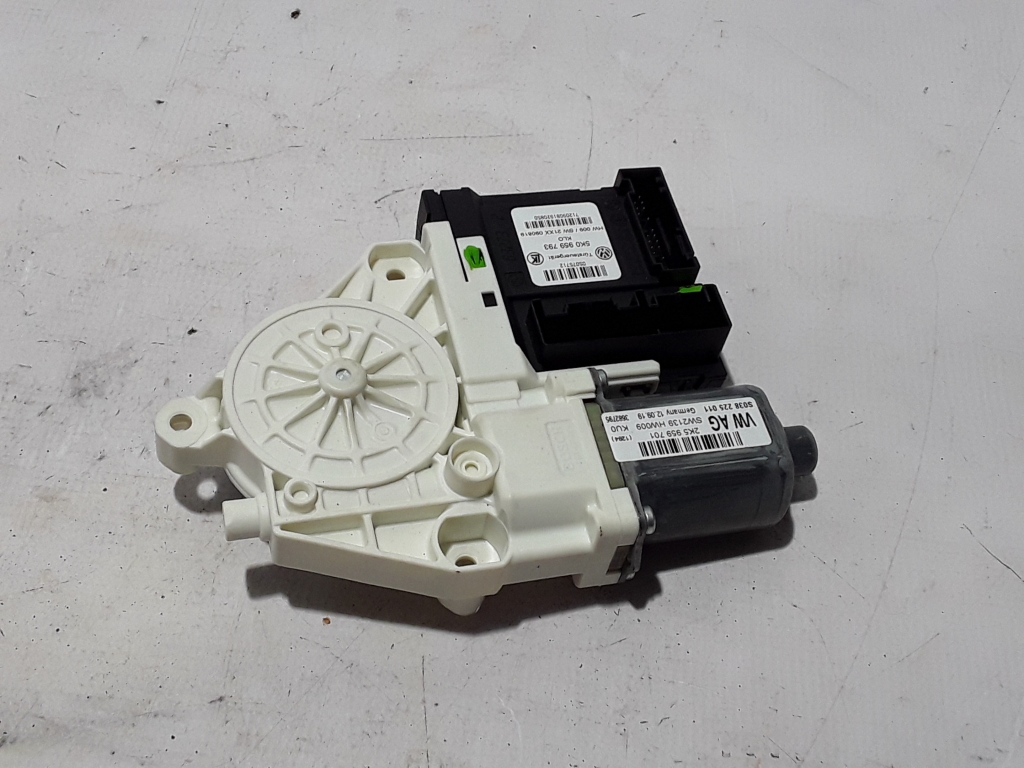 Volkswagen Caddy IV (2015–2020) Front door window regulator motor 2K5959701 Volkswagen Caddy IV (2015–2020) Front door window regulator motor 2K5959701