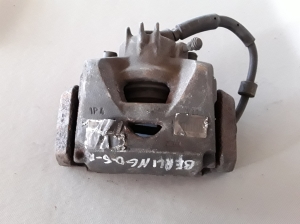 Citroen Berlingo (2008–2018) Bremssattel vorne 4400V8