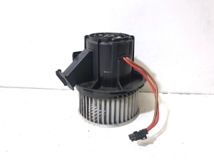 Heizungsgebläsemotor - V7771001  W204LL2