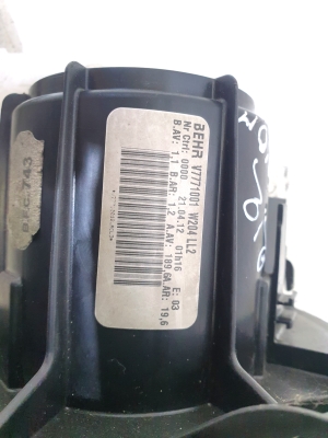 Mercedes Benz C-Class 204 (2007–2014) Salongi puhuri mootor V7771001  W204LL2 - 3