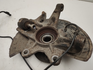Mercedes Benz ML-Class 163 (1998–2005) Front wheel hub A1633300420 - 5