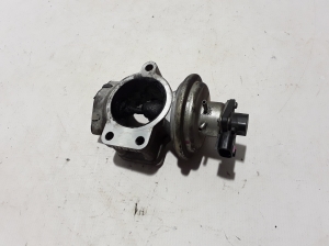  EGR valve 