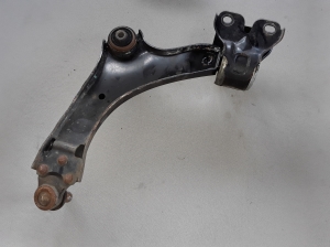 VOLVO XC70 (2007–2016) Front control arm 31277346 - 2