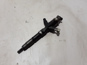  Fuel injector 