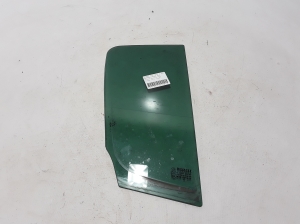 Glace de custode de porte arrière - 8200427644