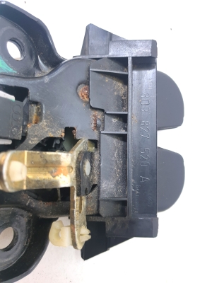 AUDI A4 B5 (1994–2001) Heckklappenschloss 8D9827520A - 2