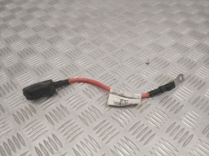  Kabel jest na plus 