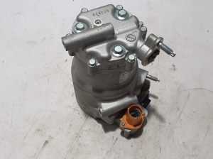 VOLVO C 40 I (2022–2026) A/C compressor 32275989 - 2