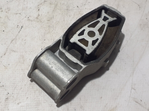VOLVO C 40 I (2022–2026) Engine bracket 31686298 - 3