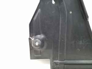 Volkswagen Passat B5 (1997–2005) Unterbodenschutz 8E0825215 - 2