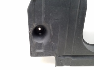 Volkswagen Passat B5 (1997–2005) Unterbodenschutz 8E0825215 - 4