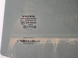 VOLVO C 40 I (2022–2026) Aizmugurējo sānu durvju stikls 32132248 - 3