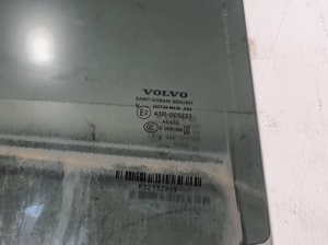 VOLVO C 40 I (2022–2026) Aizmugurējo sānu durvju stikls 32132249 - 2