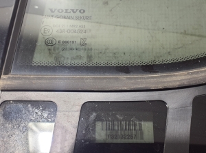 VOLVO C 40 I (2022–2026) Aizmugurējo sānu durvju trīsstūrveida stikls 32132257 - 3