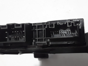  Trunk lid control module 