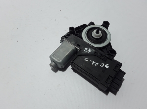 VOLVO C 40 I (2022–2026) Front door window regulator motor 32283267 - 2