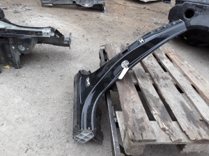 VOLVO C 40 I (2022–2026) Montant central 32394088 - 2