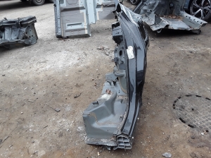 VOLVO C 40 I (2022–2026) Aizmugurējais spārns un tā detaļas 32394084 - 4