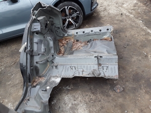 VOLVO C 40 I (2022–2026) Aizmugurējais spārns un tā detaļas 32394089 - 2