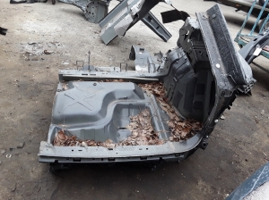 VOLVO C 40 I (2022–2026) Aizmugurējais spārns un tā detaļas 32394089 - 3
