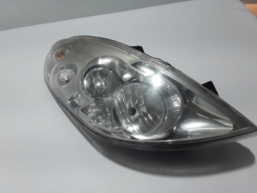 RENAULT Master 3 generation (2010-2023) Front Right Headlight 260108402R 26266331