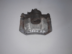 Étrier de frein avant - 477300H010