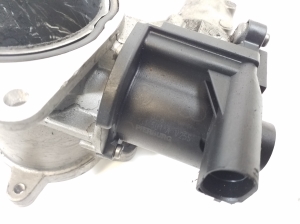 Volkswagen Touareg I (2002–2010) EGR vārsts 076131501A - 4