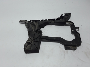  Rear bumper bracket 