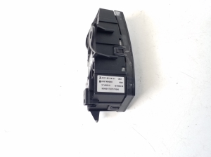 Mercedes Benz S-Class 221 (2005–2013) Uste lukustamise ja avamise lüliti A2218213051 - 2