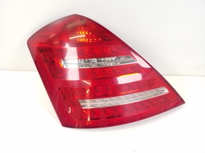  Rear corner lamp 