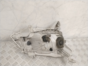 Isuzu D-Max (2012–2026) Headlight - 4