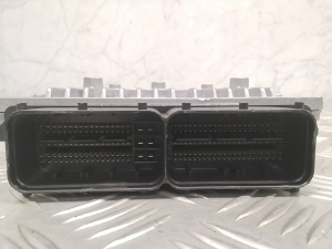 Mercedes Benz C-Class 205 (2014–2021) Engine control unit A1779008004 - 3