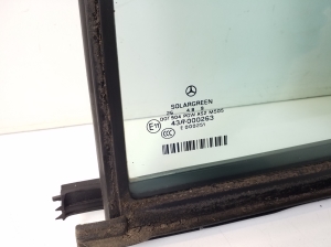 Mercedes Benz S-Class 221 (2005–2013) Aizmugurējo sānu durvju trīsstūrveida stikls A2217350124 - 3