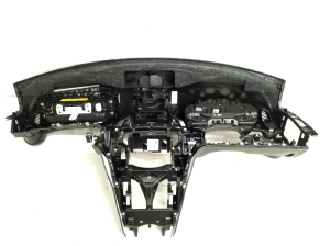 Mercedes Benz C-Class 205 (2014–2021) Drošības spilveni un to detaļas - 3