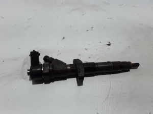  Fuel injector 