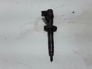  Fuel injector 