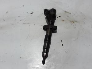  Fuel injector 