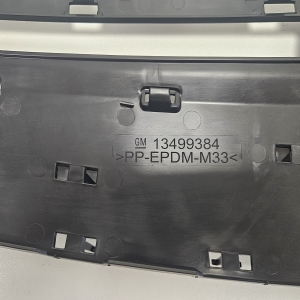 Opel Astra K (2015–2021) Kühlergrill und seine Teile 13499726 - 3
