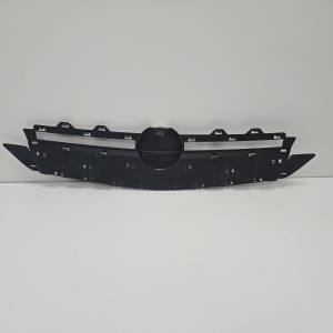 Opel Astra K (2015–2021) Kühlergrill und seine Teile 13499726 - 4