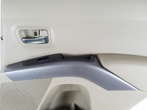  Upholstery of rear side doors 