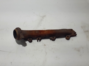   Exhaust manifold 