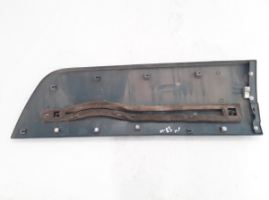 RENAULT Scenic (1996–2003) Esiukse liist 7700435897 - 3